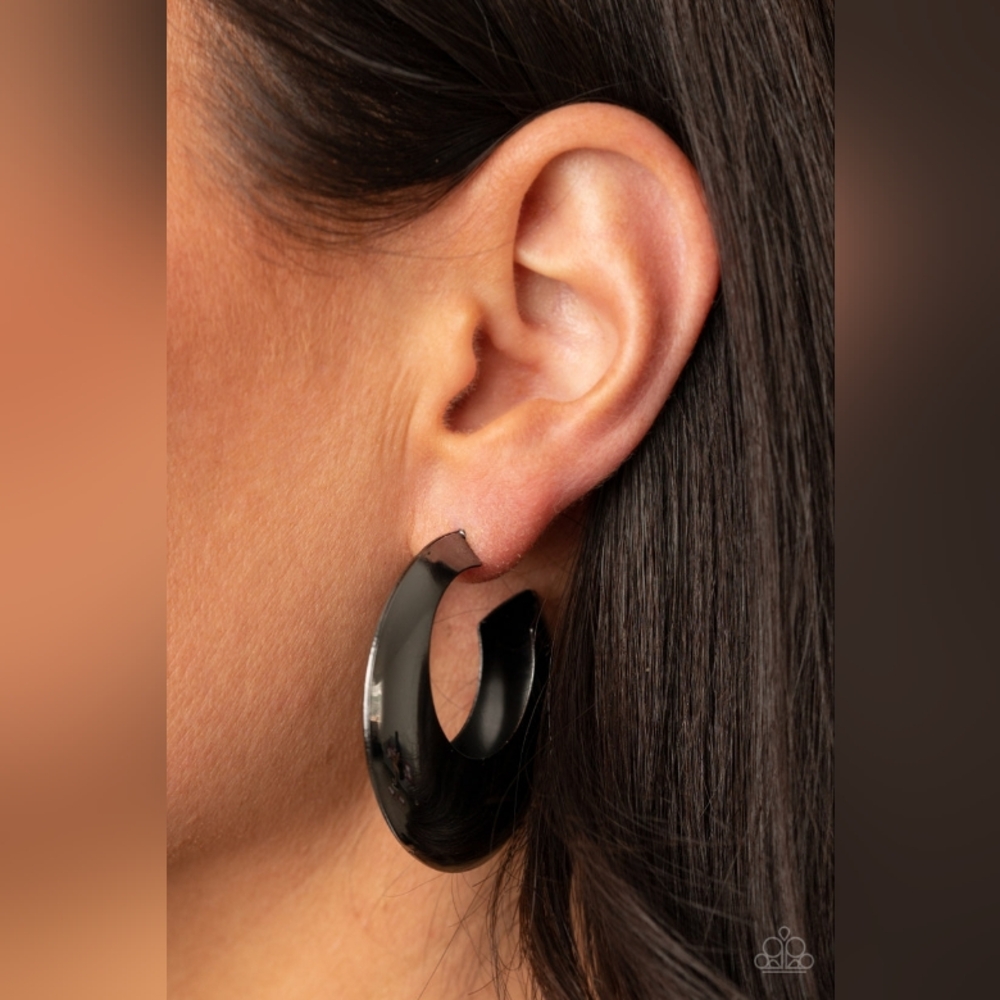 Chic Crescento Hoop Earrings
